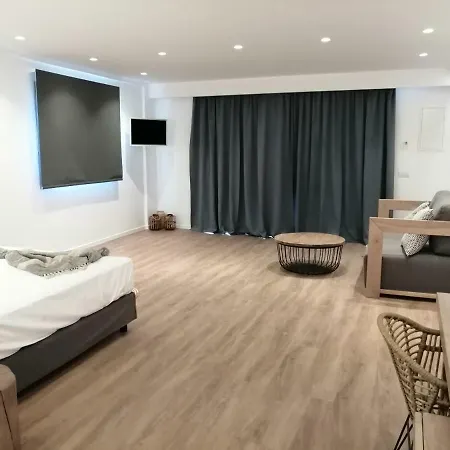 Отель Geranium Residence Adults Only 4*